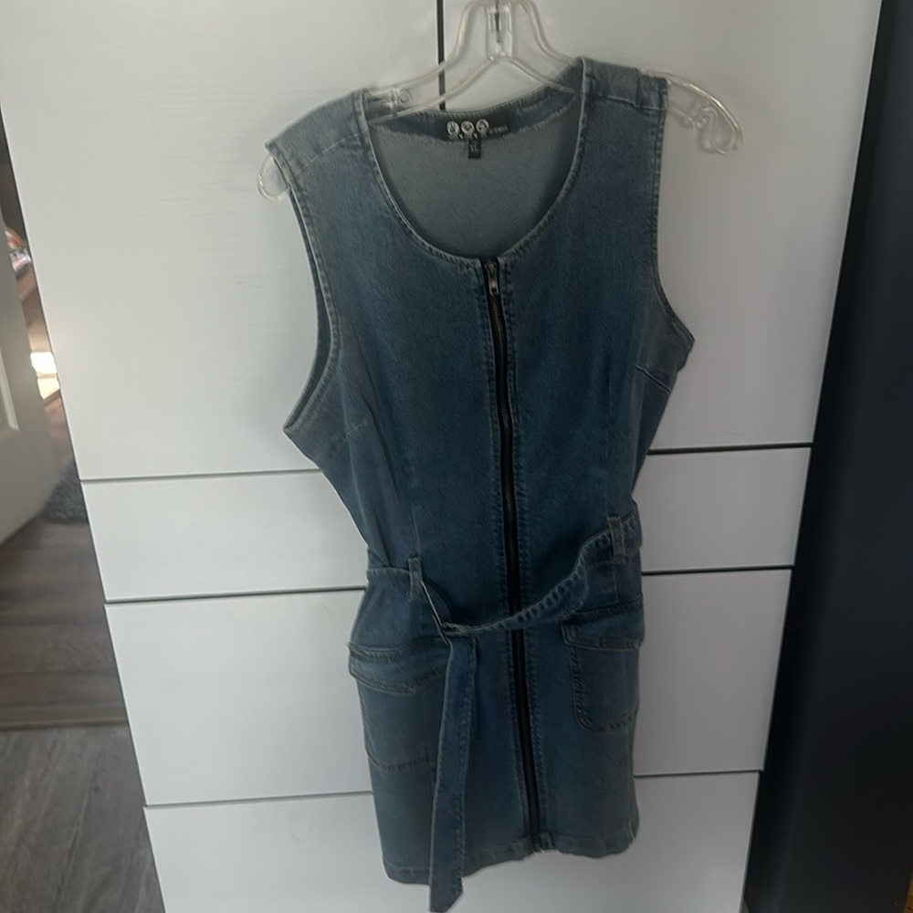 Denim belted romper in size XL with two front pockets like new!